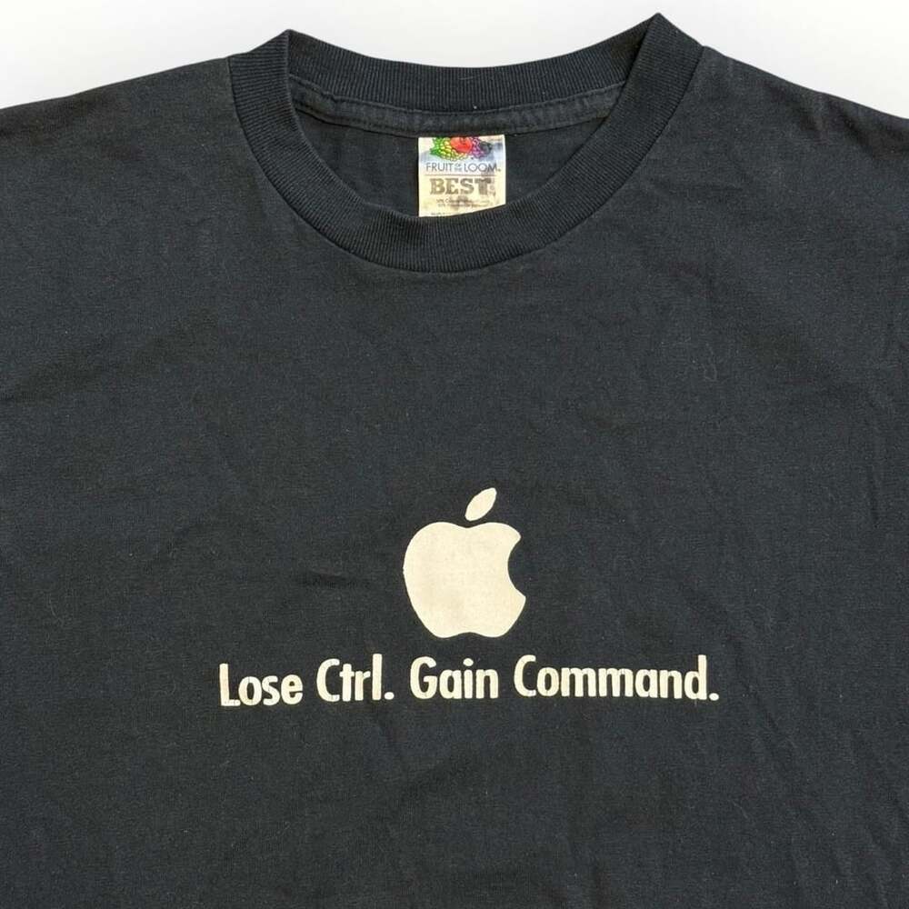 Fruit of the Loom Vintage Apple Lose Ctrl Gain Command Graphic T-Shirt Small